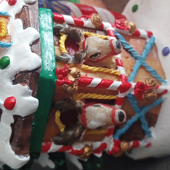 Lighted Santa Workshop Three-Story Tree House Christmas Village - Picture 15 of 17